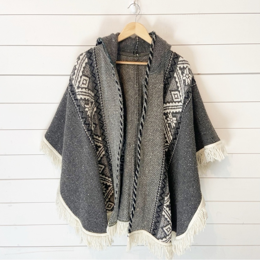 No Brand | handwoven hooded poncho/ Cape llama or alpaca wool OS fits most